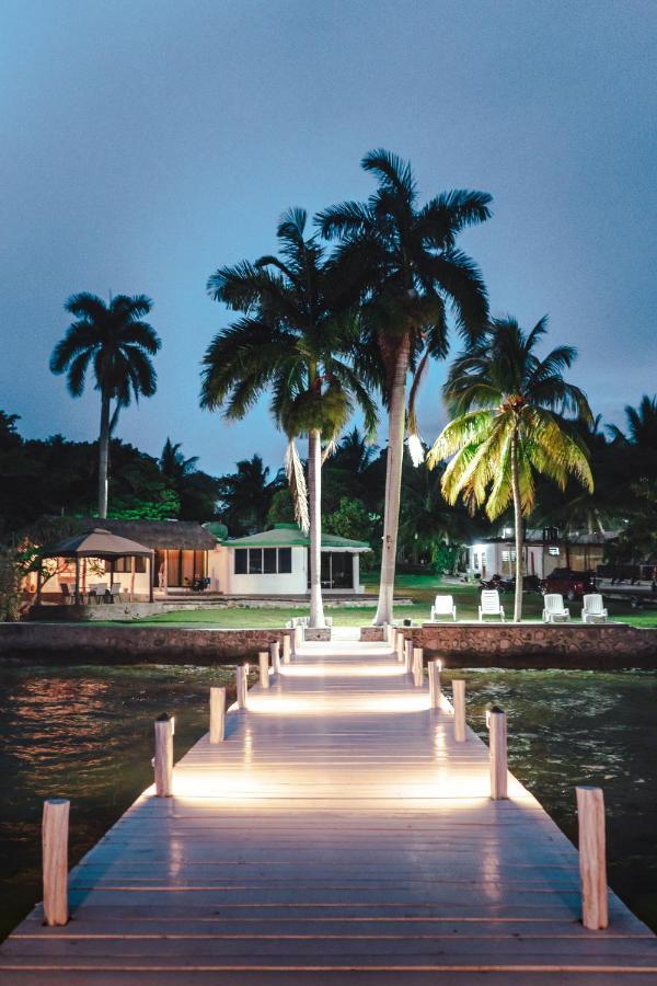 Royal Palm Bacalar Cabanas & Lagoon Club Esterno foto